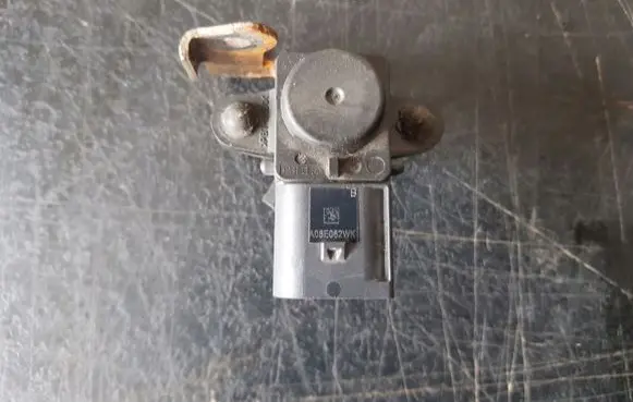 BMW 3 E90 E91 Air pressure sensor 7566784