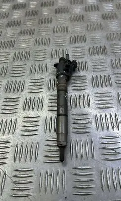 Volvo S60 Fuel injector 31272690