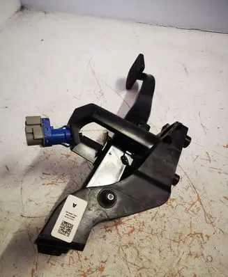 Ford Mustang VI Brake pedal FR3C2D094
