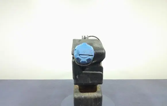 Renault Megane III AdBlue liquid reservoir 82169327