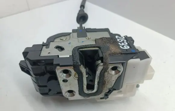 KIA Ceed Front door lock
