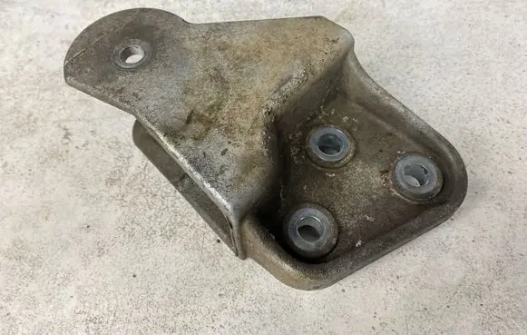 Dodge Caliber Gearbox mounting bracket 416AE