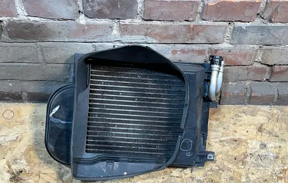 BMW X6 E71 Engine oil radiator 7585286