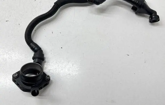 Porsche Cayenne (9Y0 9Y3) Breather/breather pipe/hose 06M129665BQ 4014107 0820181733