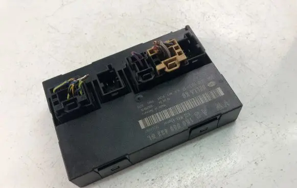 Volkswagen Touran I Other control units/modules 1K0959433BL