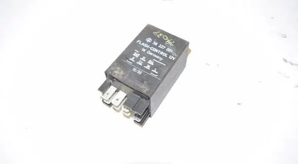 Mercedes-Benz E W124 Other relay A58227001