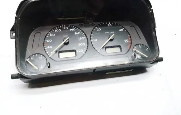 Speedometer (instrument cluster)