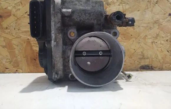 Toyota Auris 150 Electric throttle body valve 2203037010