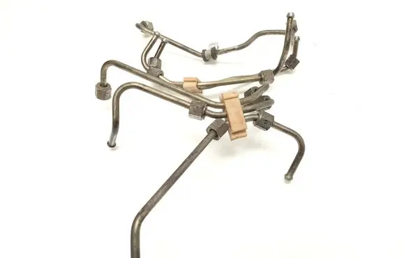 Fuel injector supply line/pipe