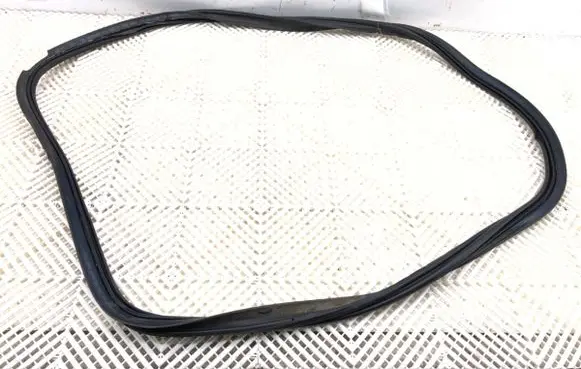 Volvo V60 Rubber seal front door (on door) 
