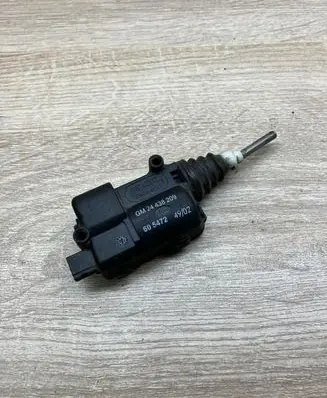 Opel Vectra C Fuel tank cap lock motor 24438209 605472