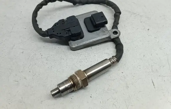 Mercedes-Benz E W212 Lambda probe sensor A0009055612 0009055612