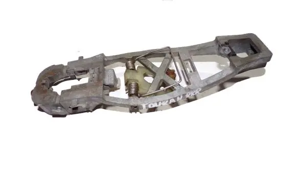 Rear door exterior handle/bracket