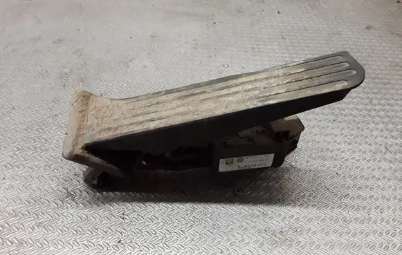 Volkswagen Touran I Accelerator throttle pedal 1T1721503H 6PV00868900