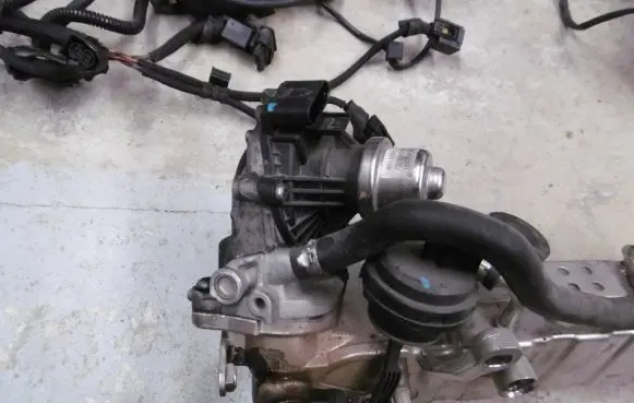 Mini Cooper Countryman R60 EGR valve 8513132 73789110 150108