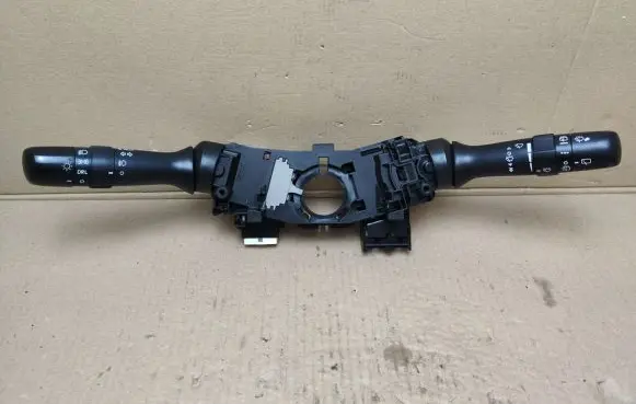 Wiper turn signal indicator stalk/switch