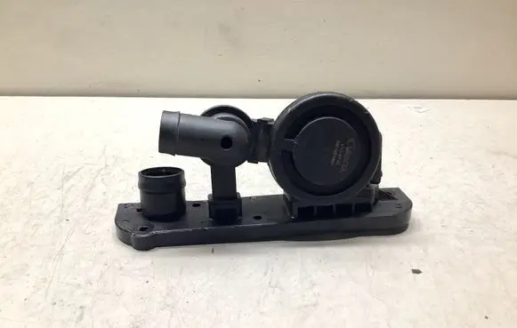 Audi A4 S4 B7 8E 8H Breather valve 06F129101 987081903
