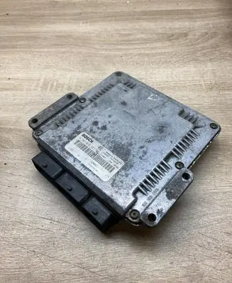 Renault Laguna II Engine control unit/module ECU 8200211711 0281010637