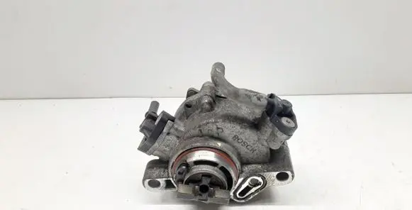 Volvo V40 Vacuum pump 9804021880