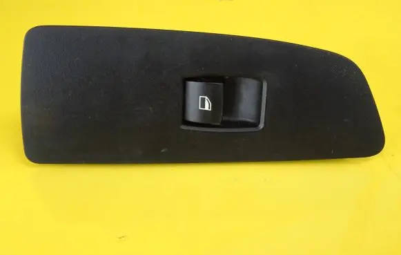 BMW 1 E81 E87 Electric window control switch 6935534 15939870