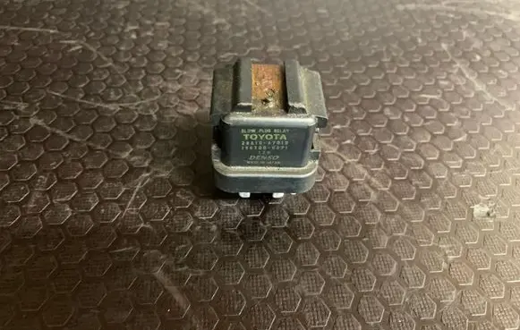 Toyota Corolla Verso AR10 Glow plug pre-heat relay 2861067010 1567000671