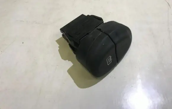 Renault Megane I Windscreen/window heater switch