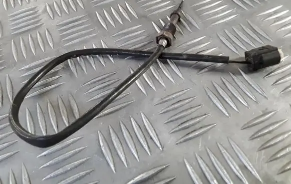 BMW X3 E83 Exhaust gas temperature sensor 7798472 2656001210