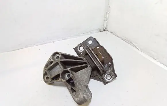 Nissan Qashqai+2 Engine mount bracket 11210JD500
