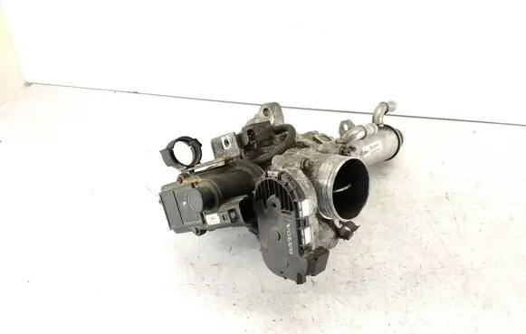 Volvo V70 Throttle valve 8692720 0281002701