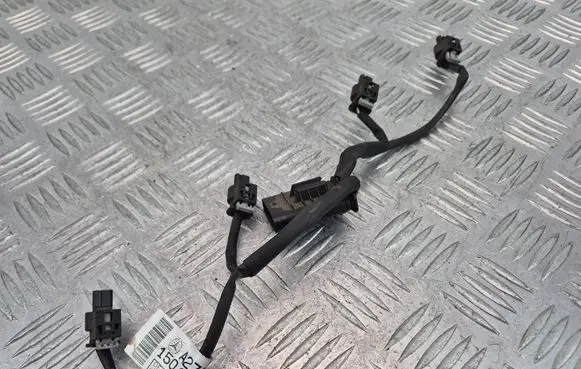 Mercedes-Benz E W212 Fuel injector wires A2711504733