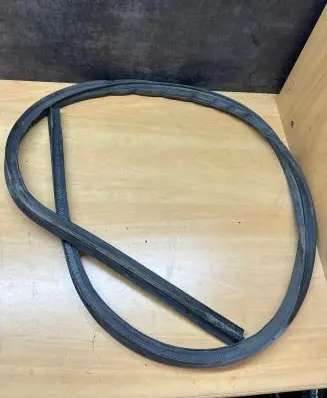 Audi A4 S4 B6 8E 8H Engine compartment rubber 8E0823731