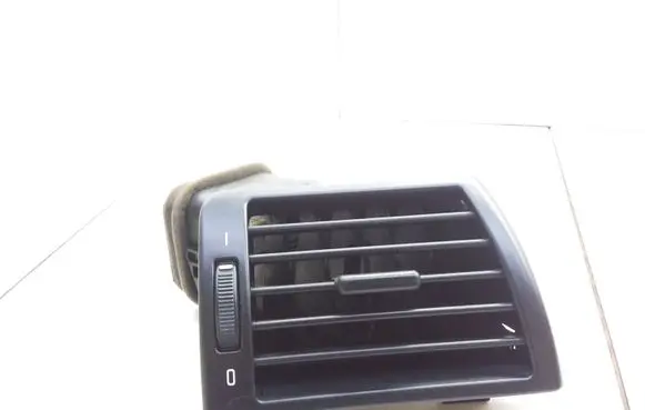 BMW 3 E46 Dashboard air vent grill cover trim 64228361898