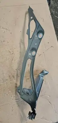 Fender mounting bracket