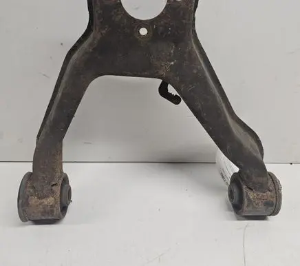 Mitsubishi Pajero Front lower control arm/wishbone