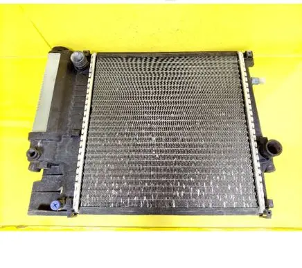 BMW 3 E36 Coolant radiator 1247145 1719108