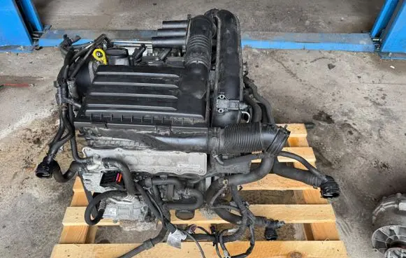 Volkswagen Tiguan Engine CZC 04E199275H