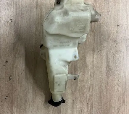 Cadillac SRX Windshield washer fluid reservoir/tank 25705635 24024560
