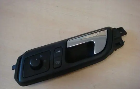 Volkswagen Polo IV 9N3 Front door interior handle