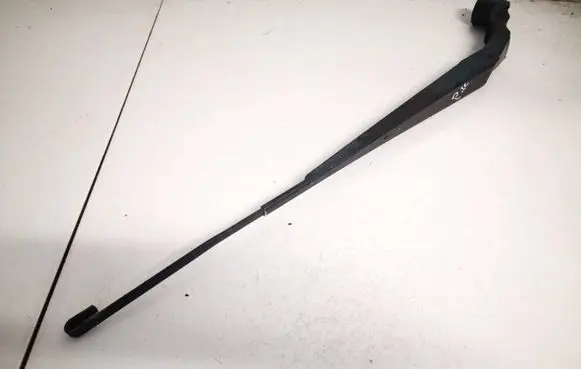 Nissan Note (E12) Front wiper blade arm