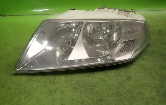 Skoda Octavia Mk2 (1Z) Headlight/headlamp 2020101040