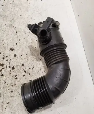 Opel Insignia A Air intake hose/pipe 55561787