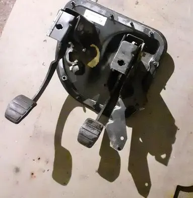 Opel Movano A Clutch pedal 8200197389