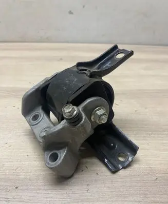 Mitsubishi Outlander Engine mount bracket Mn184344