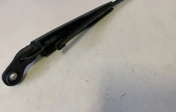 BMW 2 F46 Rear wiper blade arm MH2009