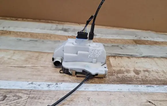 Citroen C3 Pluriel Front door lock