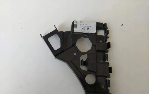 Opel Astra J Front bumper mounting bracket 13368872