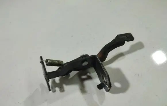 Hyundai i30 Engine bonnet (hood) release handle 