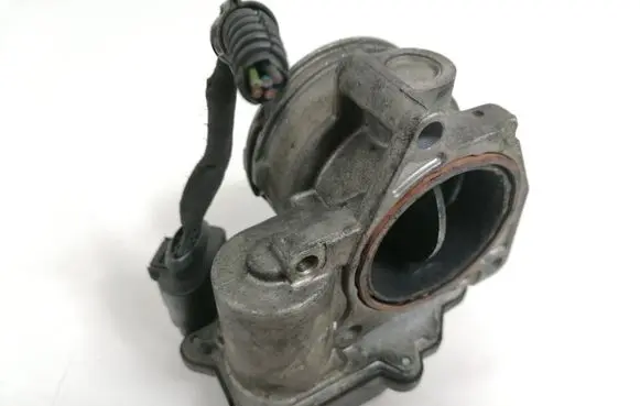 Volkswagen Jetta V Throttle valve 03G128063G