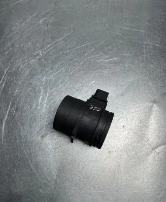 BMW 1 E81 E87 Mass air flow meter 0281006146 8509724