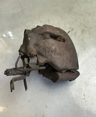 Volkswagen PASSAT B5.5 Front brake caliper 567677